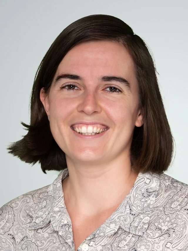 Dr. Anouk Paradis